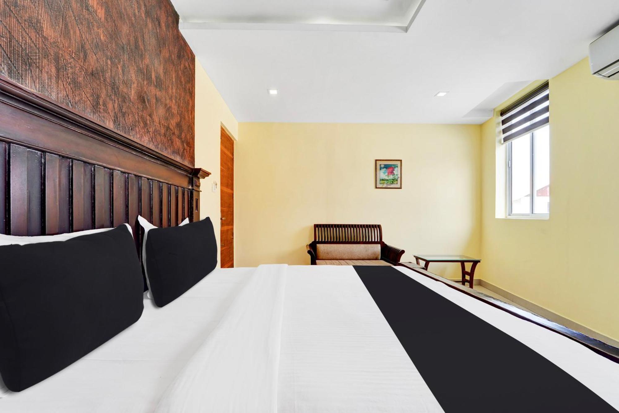 Super Townhouse Ernakulam North Hotel Kochi Exterior foto