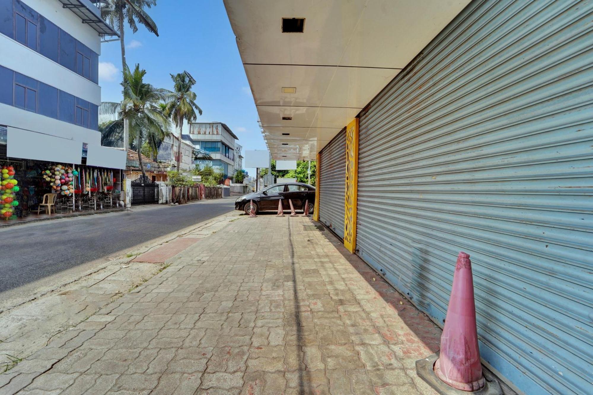 Super Townhouse Ernakulam North Hotel Kochi Exterior foto