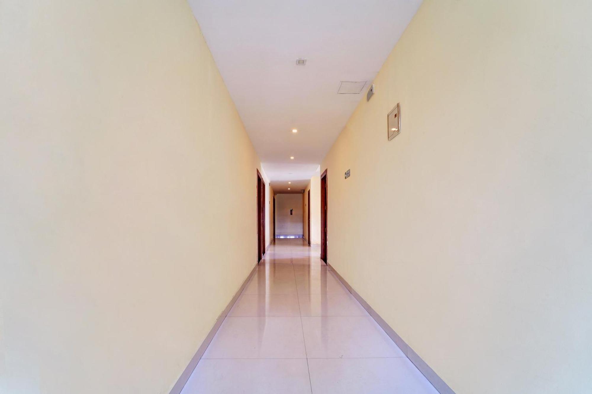 Super Townhouse Ernakulam North Hotel Kochi Exterior foto